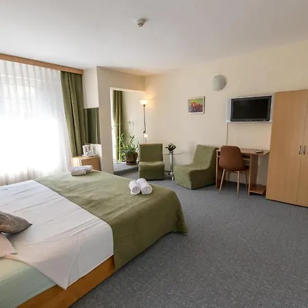 Noviz Hotel 3*