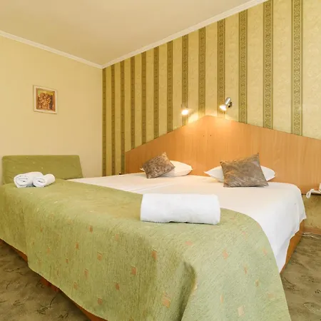 Noviz Hotell